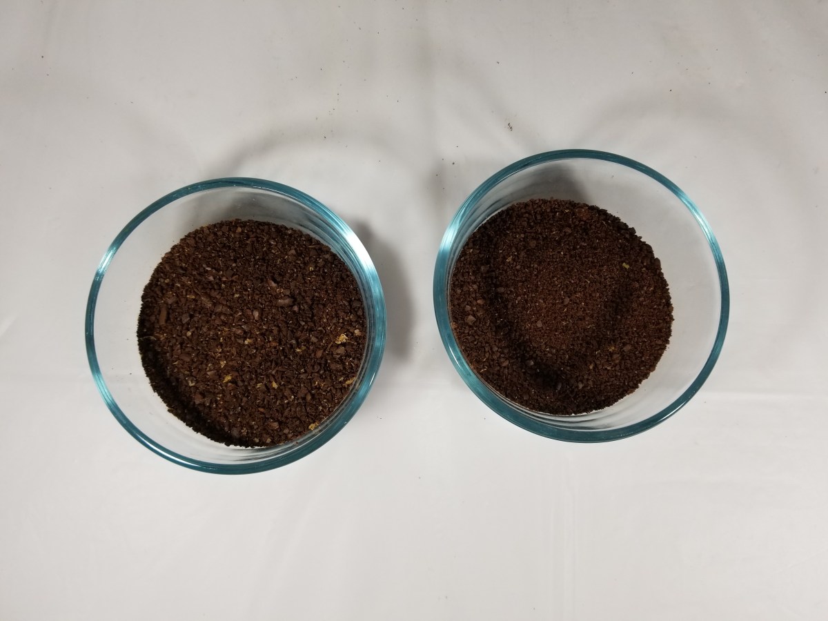 A container with coffee grounds from a coffee grinder on the left, and a container with coffee grounds from a blender on the right